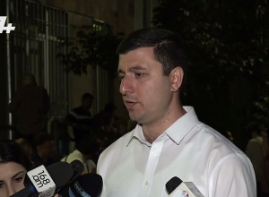 Մեր հասարակությունը չի հանձնվել, զենքերը չի հանձնել, ձեռքերը չի բարձրացնել․ Տիգրան Աբրահամյան