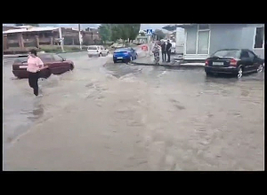 Գյումրիում փողոցները հորդառատ անձրևից հետո