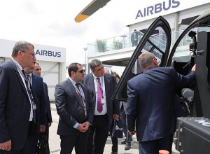 Папикян принял участие в церемонии открытия «Парижской авиационной выставки»