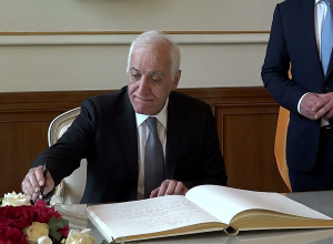 Նախագահ Վահագն Խաչատուրյանը հանդիպել է Բեռլինի քաղաքապետ Կայ Վենգերի հետ