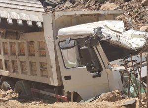 Սարը փլուզվել է տրակտորի և բեռնատար ավտոմեքենաների վրա