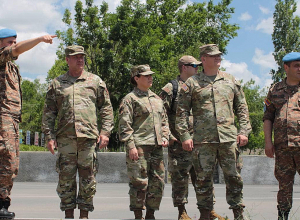 ՀՀ-ում գտնվող ԱՄՆ Կանզաս նահանգի ադյուտանտ գեներալի գլխավորած պատվիրակությունը այցելել է ՊՆ խաղաղապահ ուժերի «Զառ» ուսումնական կենտրոն