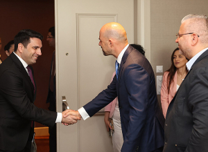 Հակամարտող երկրների համար ամենաբարդը կողմերին բավարարող վերջնական լուծում գտնելն է. լեհ փորձագետները՝ ՀՀ ԱԺ պատվիրակությանը