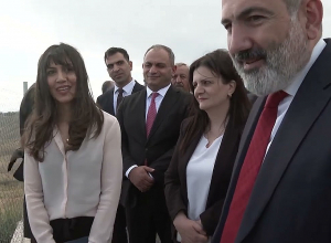 Վարչապետը Գառնիի մոտակայքում այցելել է պետական աջակցությամբ հիմնված ինտենսիվ այգի