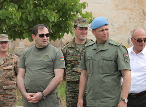 Սուրեն Պապիկյանը հետևել է զինծառայողների ատեստավորման քննություններին