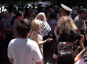 Բողոքի ակցիա՝ ՄԱԿ-ի Հայաստանի գրասենյակի դիմաց