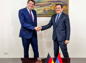 Քաղաքական խորհրդակցություններ ՀՀ և ԳԴՀ արտաքին գործերի նախարարությունների միջև