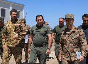 Министр обороны РА посетил стройплощадки новых казарм