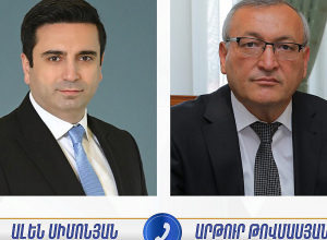 Ալեն Սիմոնյանն ու Արթուր Թովմասյանը քննարկել են Արցախում տիրող իրավիճակը
