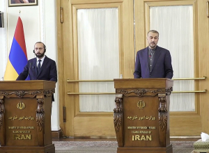 Լեռնային Ղարաբաղում արդեն իսկ էական, շոշափելի  մարդասիրական ճգնաժամ է․ Արարատ Միրզոյան