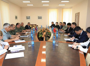 Начальник ГШ ВС Армении принял делегацию Национального университета оборонных технологий МО КНР