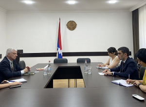 Արցախի Հանրապետության արտաքին գործերի նախարարն ընդունել է Փարիզի քաղաքապետի խորհրդական Ժան-Իվ Քամյուին