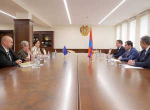 Сурен Папикян принял Андреа Викторин