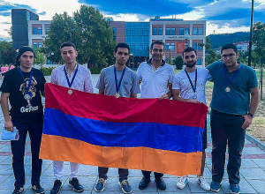 1 ոսկե, 4 արծաթե մեդալ՝ Մաթեմատիկական միջազգային ուսանողական օլիմպիադայում