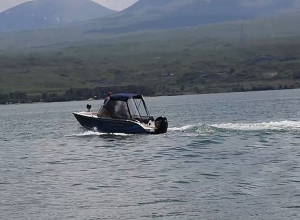 Սեւանում երկու քաղաքացի մոտորանավակով  չէին կարողանում ափ վերադառնալ