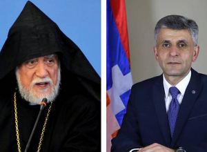 Католикос Арам I поздравил Давида Ишханяна с избранием на пост председателя НС Арцаха