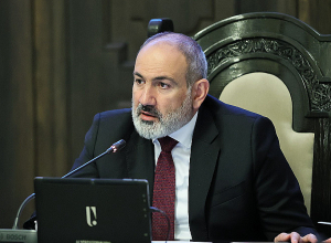 Դեպի ԼՂ ուղևորված 19 բեռնատար ավտոմեքենաները շարունակում են կանգնած մնալ Կոռնիձոր գյուղի հատվածում Լաչինի միջանցքի մոտ․ վարչապետ