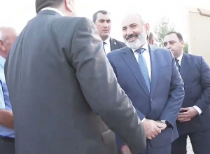 Վարչապետը ծանոթացել է Սիսիանի բժշկական կենտրոնի վերակառուցման ընթացքին եւ հարգանքի տուրք մատուցել