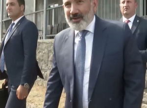 Վարչապետն այցելել է Շուռնուխ` ծանոթացել 13 անհատական բնակելի տների կառուցման աշխատանքների ընթացքին