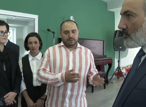 Վարչապետը Մեղրիում այցելել է հիմնանորոգված մանկապարտեզ եւ ԼՈՖԹ կենտրոն