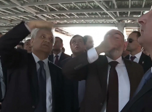 В городах Катнаджур и Спитак премьер-министр ознакомился с субвенционными программами, отдал дань уважения