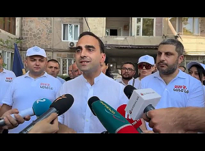 Տիգրան Ավինյանը քարոզարշավ է անում  Շենգավիթ վարչական շրջանում