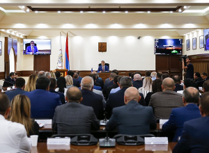 Եղիշե Չարենցի տուն-թանգարանի շենքի տանիքին կառուցված ձեղնահարկն ապամոնտաժվում է