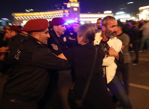 Զանգվածային անկարգություններ կատարելու կասկածանքով մի շարք անձինք ձերբակալվել են