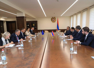 Պաշտպանության նախարարն ընդունել է ԵՄ հատուկ ներկայացուցչին և ՀՀ-ում ԵՄ պատվիրակության ղեկավարին