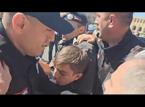 Как полиция применяет несоразмерную силу