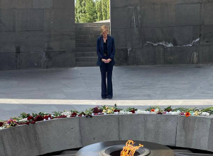 Саманта Пауэр почтила память жертв Геноцида армян