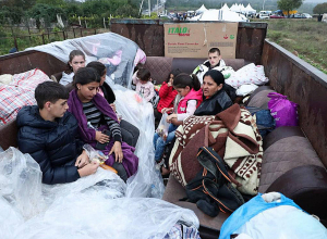 По состоянию на 17:00 часов из НК в Армению въехало 6650 вынужденных переселенцев