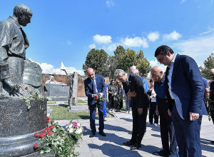 Կոմիտասի ծննդյան առիթով կատարվել է հոգեհանգստյան կարգ