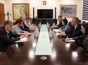 Պետք է ԼՂ-ից բռնի տեղահանված երեխաների շրջանում պարտադիր կրթությունից դուրս մնացողներ չլինեն․ նախարար