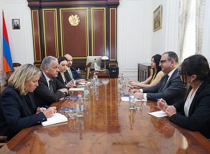 Вице-премьер РА Тигран Хачатрян принял новоназначенного главу делегации ЕС в Армении