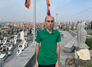 Երևանում եմ՝ բոլոր արցախցիների պես՝ հայրենազուրկ ու սրտաբեկ, բայց չկոտրված․ Արտակ Բեգլարյան