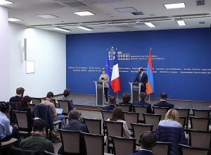 Глава МИД Франции назвала преступлением действия Азербайджана против народа НК