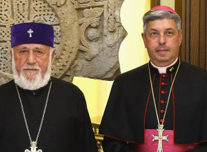Ամենայն Հայոց Կաթողիկոսը հրաժեշտի հանդիպում ունեցավ Սուրբ Աթոռի առաքելական նվիրակի հետ
