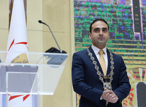 Տիգրան Ավինյանը երդվեց եւ ստանձնեց քաղաքապետի պաշտոնը