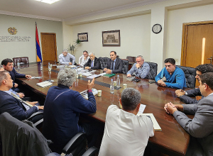 Քաղաքաշինության կոմիտեում քննարկվել են արագ կառուցվող տների վերաբերյալ հարցեր