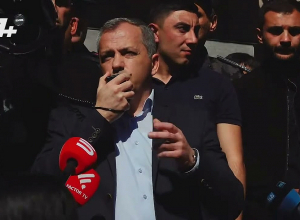 Не все зависит от нас, не прибегайте к провокациям: Самвел Шахраманян снова вышел выступить