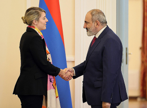 Мы единственная страна, не являющаяся членом ЕС, но участвующая в миссии ЕС: глава МИД Канады – Пашиняну