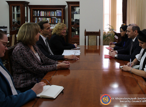 Секретарь СБ принял Джошуа Хака