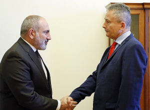 Премьер-министр принял новоназначенного посла Польши в РА