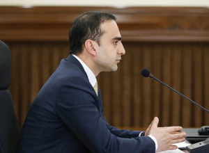 Եթե ֆունդամենտալ լուծում չգտնենք, ճգնաժամային կառավարման մոդելի պետք է անցնենք. Ավինյանը՝ ֆինանսավորման նվազեցման մասին