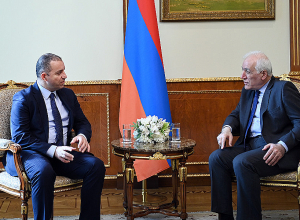 Президент Ваагн Хачатурян принял министра экономики Вагана Керобяна