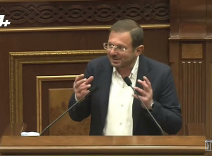 Вы даете 200 тысяч долларов на инаугурацию Авиняна с покупкой одного человека, разве вы не можете заплатить за паспорта? Манукян