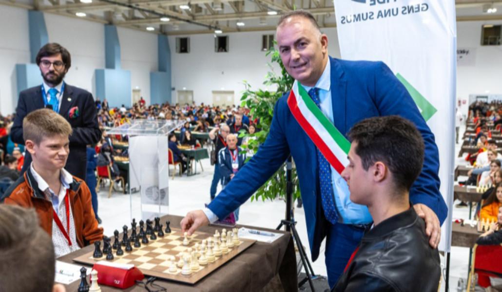 a1+chess patani (1)
