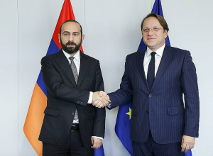 Արարատ Միրզոյանը հանդիպել է ԵՄ հարևանության և ընդլայնման հարցերով hանձնակատար Օլիվեր Վարհեիի հետ