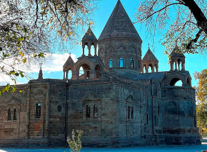 Միակողմանի զիջումներով «խաղաղության դարաշրջան» կերտելու` ՀՀ իշխանությունների որդեգրած քաղաքականությունը աղետաբեր է․ Մայր Աթոռ